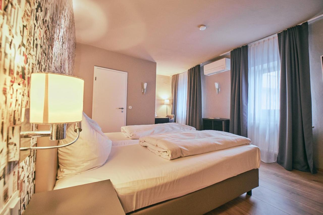 Hotel Roter Hahn Regensburg Exterior photo