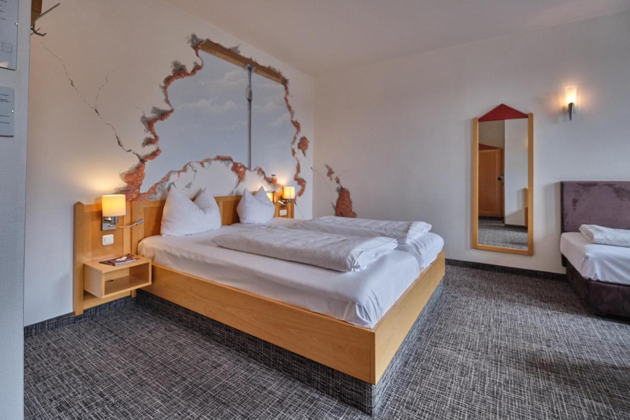 Hotel Roter Hahn Regensburg Exterior photo